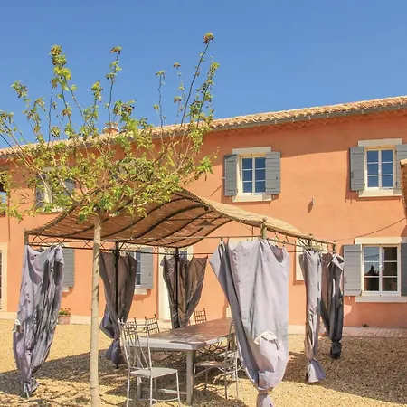 Five-bedroom In Vakantiehuis Cairanne