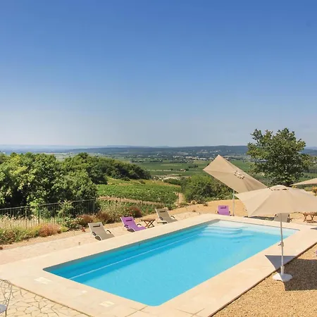 Five-bedroom In Vakantiehuis *